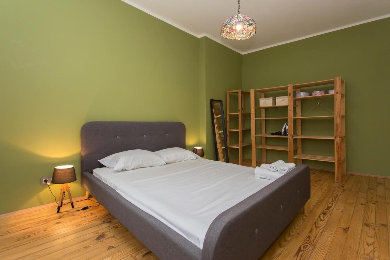 Colorful 2Bdr Apartment In The City Center Sofia Eksteriør billede